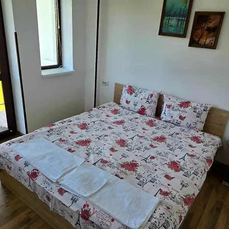 за гости живел * Oreshak (Lovech)